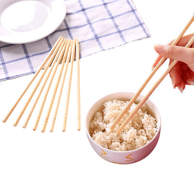 Bamboo redondo y desechable, bastones afilados, color natural, sostenible y desechable.