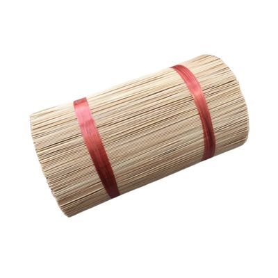 Palos de bambú para la producción de agarbatti en la India, ecológicos y sostenibles